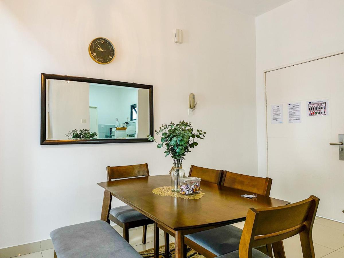 Tamu Place 3-Bedroom Serviced Apartment With Pool Kuala Terengganu Ngoại thất bức ảnh