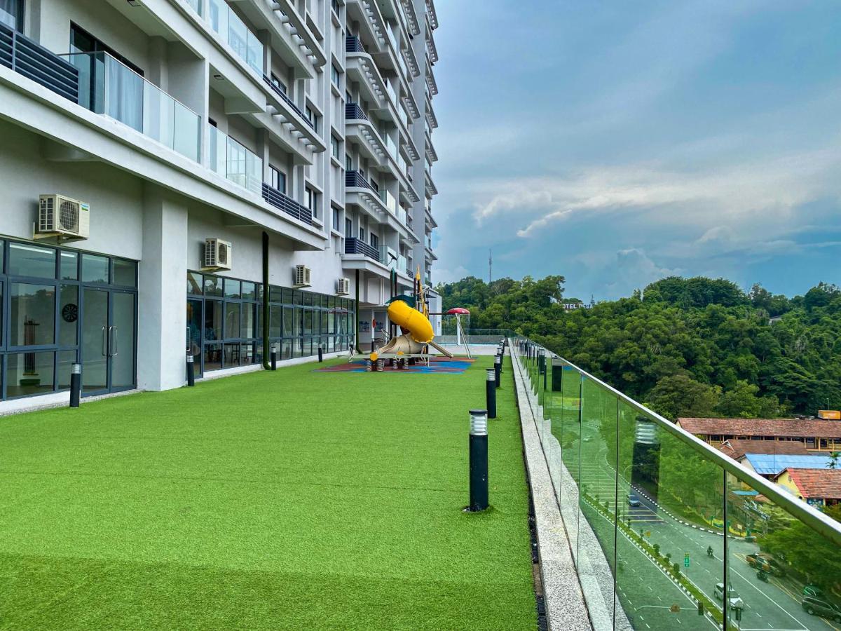 Tamu Place 3-Bedroom Serviced Apartment With Pool Kuala Terengganu Ngoại thất bức ảnh