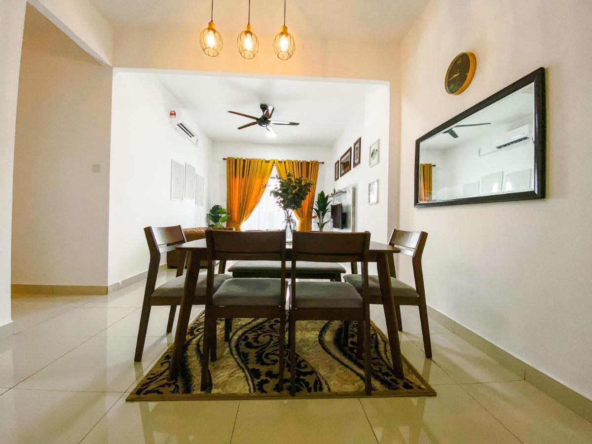 Tamu Place 3-Bedroom Serviced Apartment With Pool Kuala Terengganu Ngoại thất bức ảnh