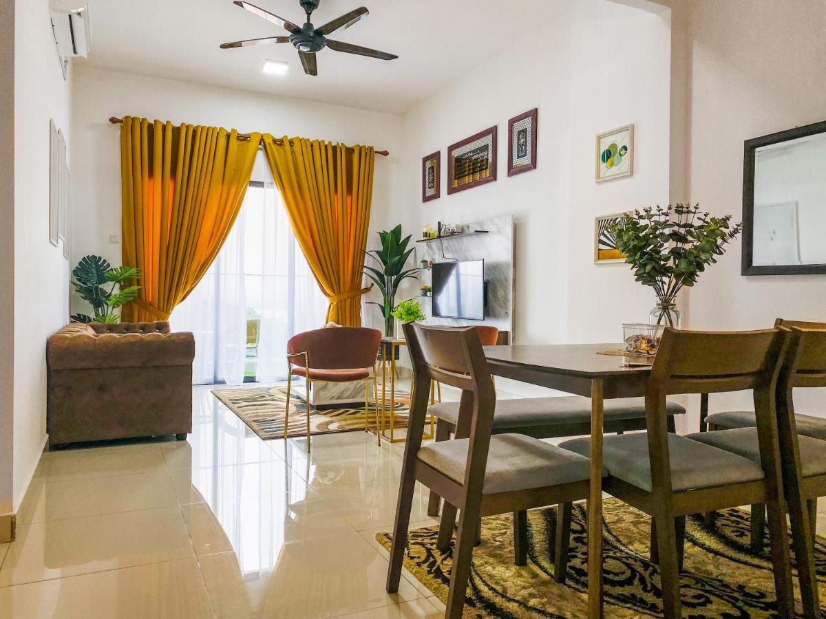 Tamu Place 3-Bedroom Serviced Apartment With Pool Kuala Terengganu Ngoại thất bức ảnh
